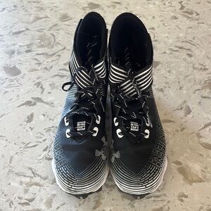 Under Armour youth boys football cleats size 6.5